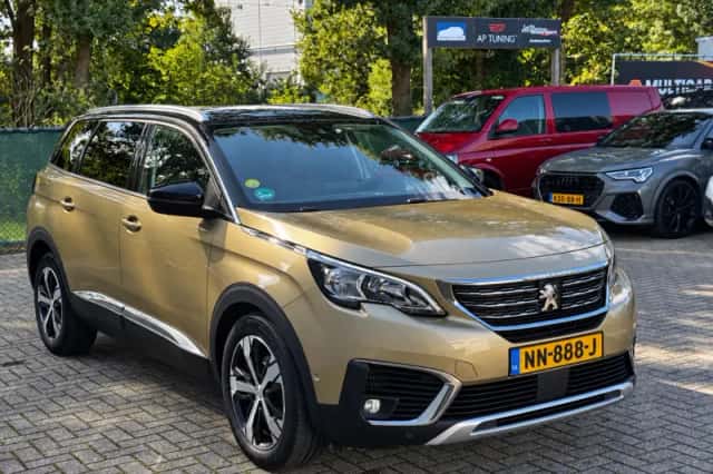 Peugeot 5008 (2017) thumbnail 5
