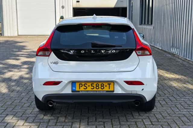 Volvo V40 (2014) thumbnail 4
