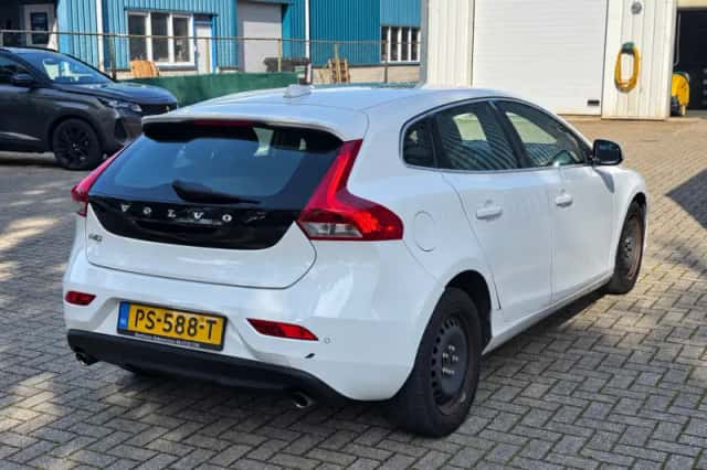 Volvo V40 (2014) thumbnail 5