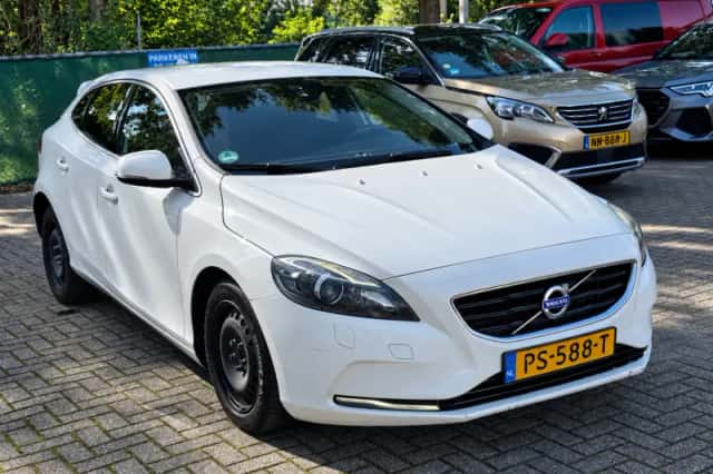 Volvo V40 (2014) thumbnail 6