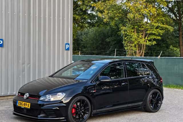 Volkswagen Golf (2017) thumbnail 1