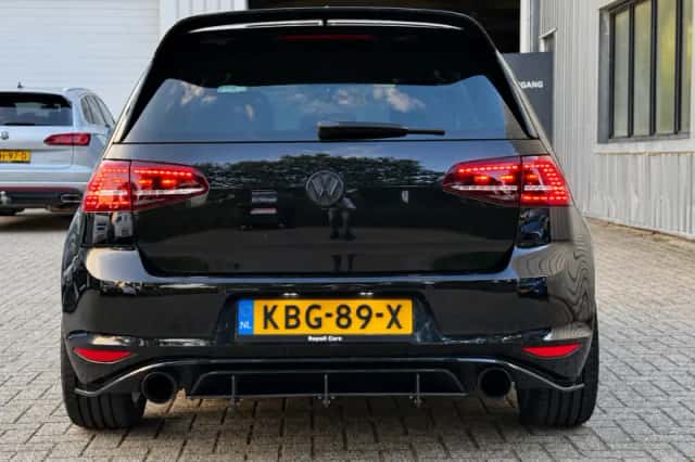 Volkswagen Golf (2017) thumbnail 4