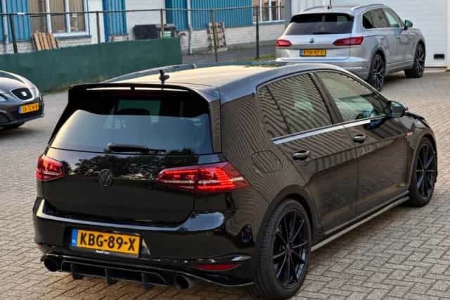 Volkswagen Golf (2017) thumbnail 5