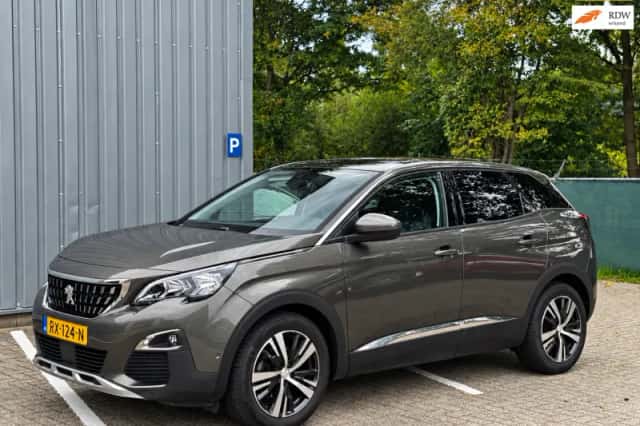 Peugeot 3008 (2018) thumbnail 1
