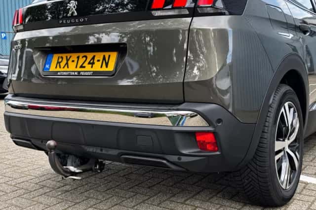 Peugeot 3008 (2018) thumbnail 6