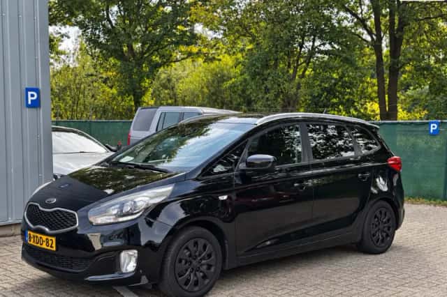 Kia Carens (2014) thumbnail 1