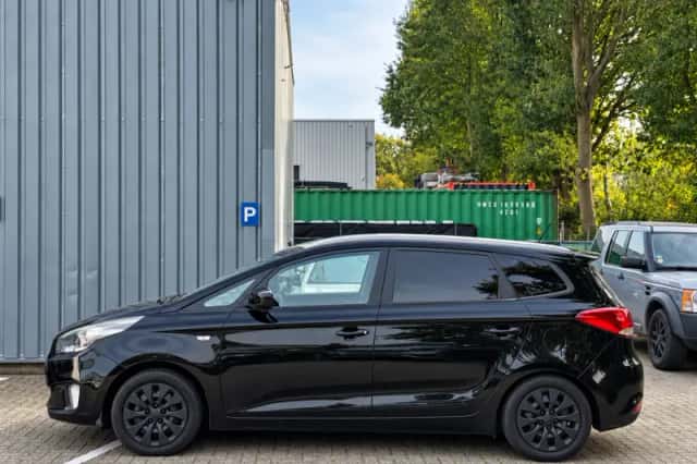 Kia Carens (2014) thumbnail 2
