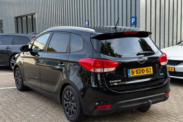 Kia Carens (2014) thumbnail 3