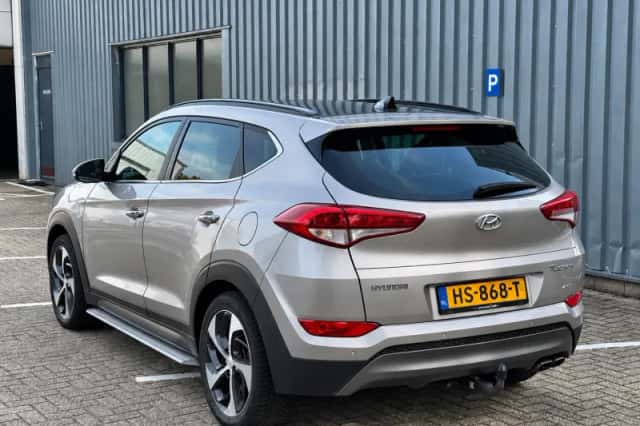 Hyundai Tucson (2016) thumbnail 3