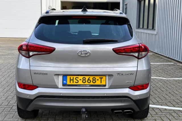 Hyundai Tucson (2016) thumbnail 4