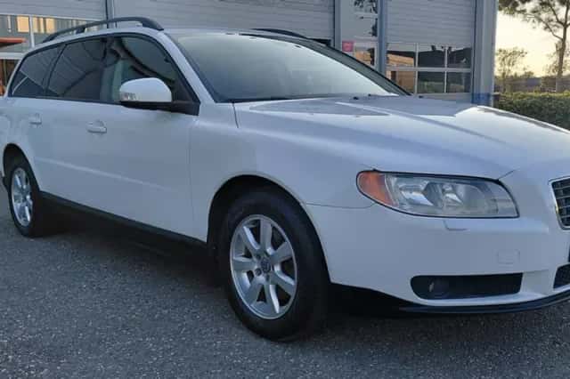 Volvo V70 (2009) thumbnail 3