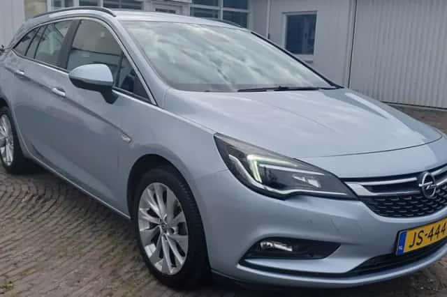 Opel Astra (2016) thumbnail 3