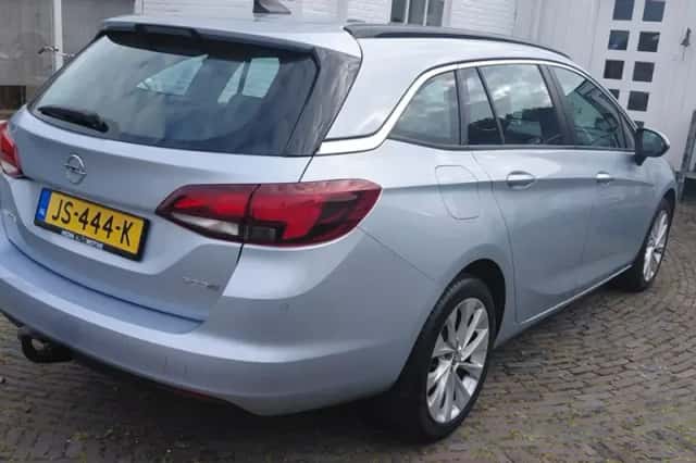 Opel Astra (2016) thumbnail 4