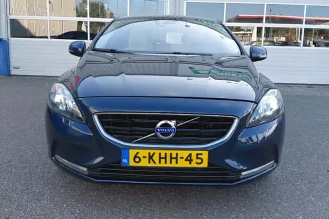 Volvo V40 (2013) thumbnail 2
