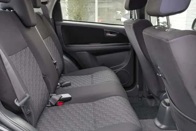 Suzuki SX4 (2008) thumbnail 5