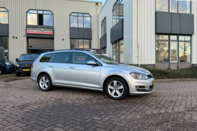 Volkswagen Golf (2013) thumbnail 1