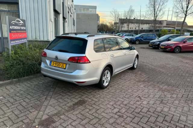 Volkswagen Golf (2013) thumbnail 4