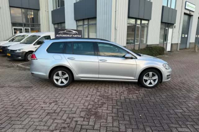 Volkswagen Golf (2013) thumbnail 5