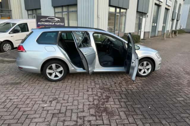 Volkswagen Golf (2013) thumbnail 6