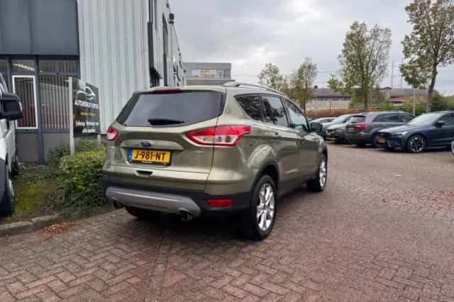 Ford Kuga (2013) thumbnail 4