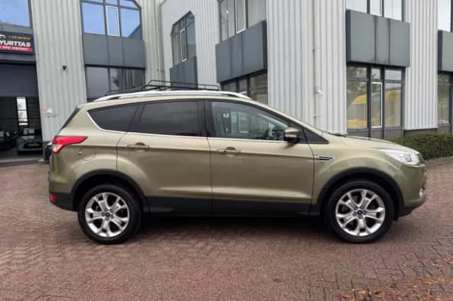 Ford Kuga (2013) thumbnail 5
