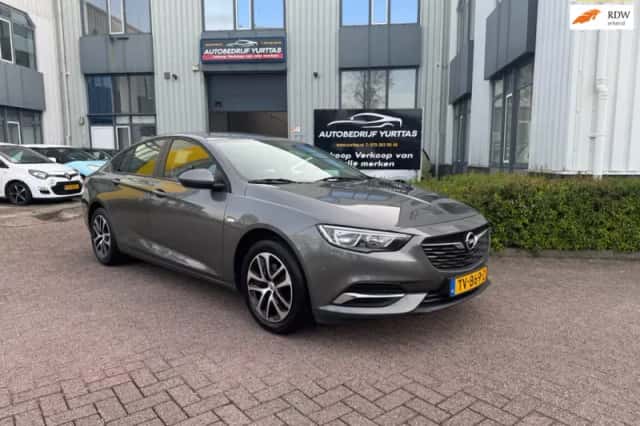 Opel Insignia (2018) thumbnail 1
