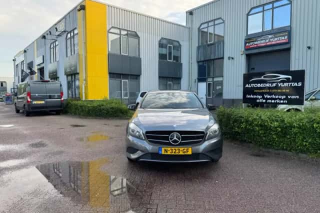 Mercedes-Benz A-Klasse (2013) thumbnail 2