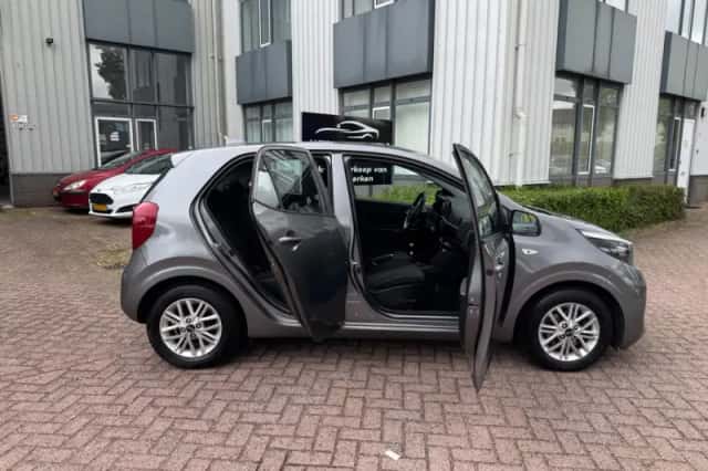 Kia Picanto (2020) thumbnail 5