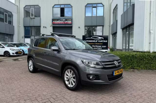 Volkswagen Tiguan (2015) thumbnail 1