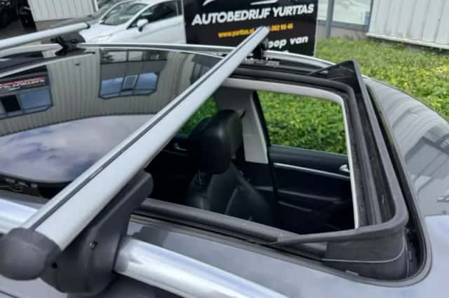 Volkswagen Tiguan (2015) thumbnail 6