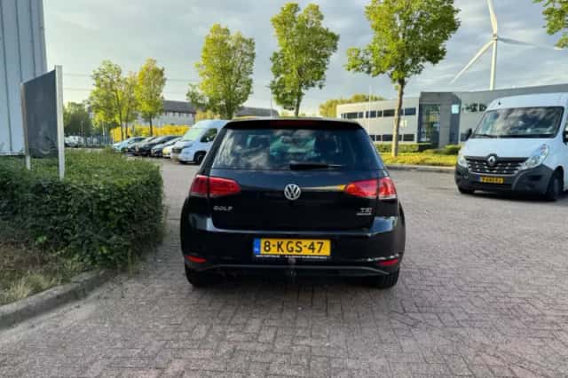 Volkswagen Golf (2013) thumbnail 3