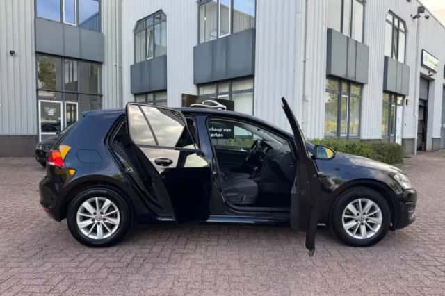 Volkswagen Golf (2013) thumbnail 6