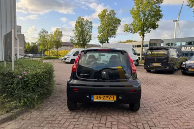 Peugeot 107 (2013) thumbnail 3