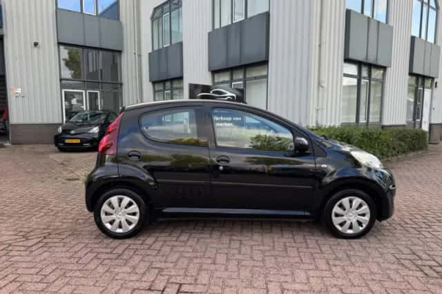 Peugeot 107 (2013) thumbnail 5