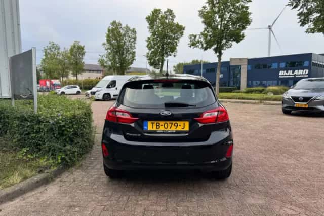 Ford Fiesta (2018) thumbnail 3