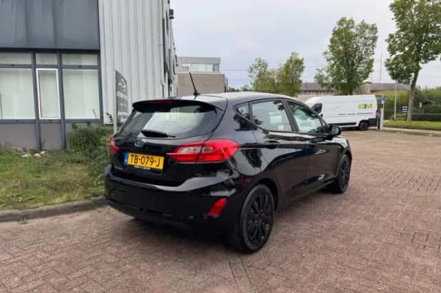 Ford Fiesta (2018) thumbnail 4