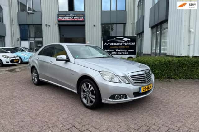 Mercedes-Benz E-Klasse (2009) thumbnail 1