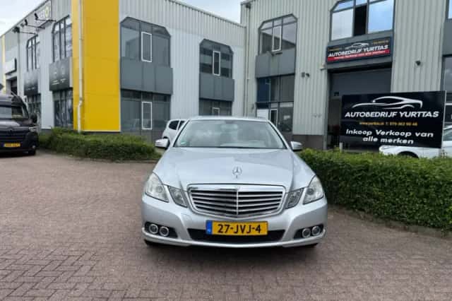 Mercedes-Benz E-Klasse (2009) thumbnail 2