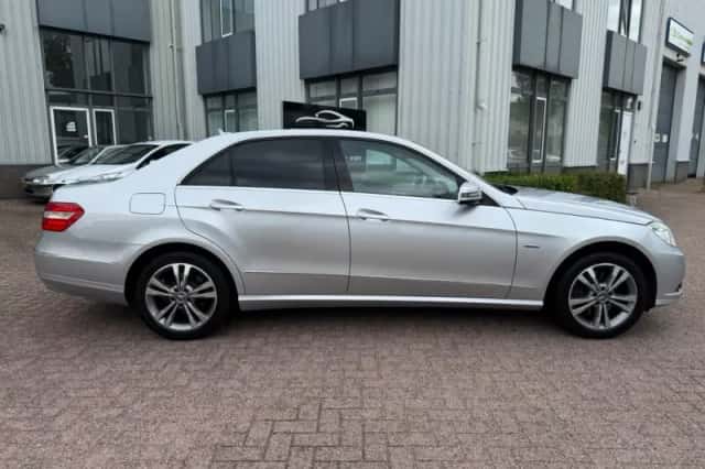Mercedes-Benz E-Klasse (2009) thumbnail 5