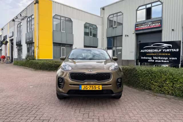 Kia Sportage (2016) thumbnail 2