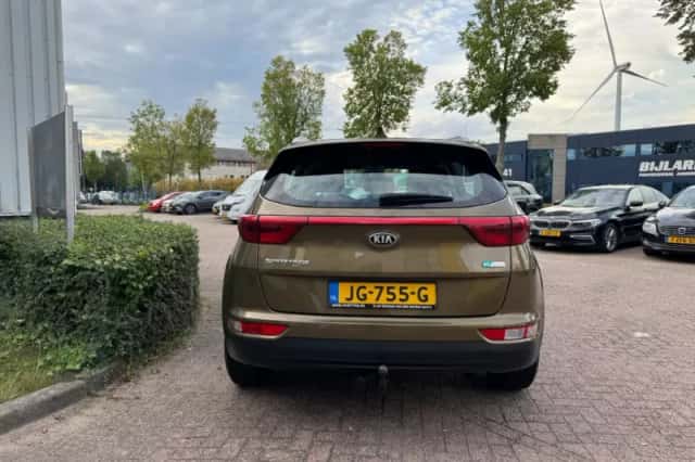 Kia Sportage (2016) thumbnail 3