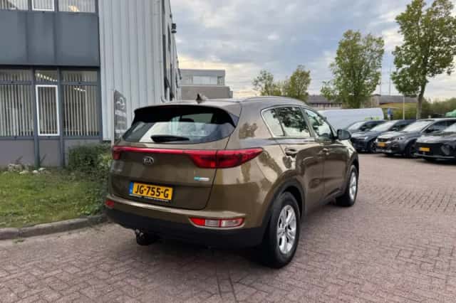 Kia Sportage (2016) thumbnail 4