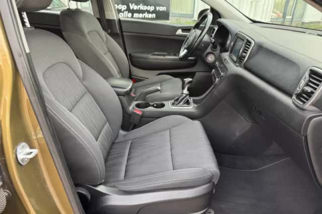 Kia Sportage (2016) thumbnail 6