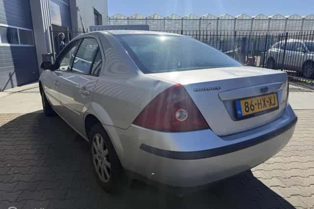 Ford Mondeo (2002) thumbnail 4