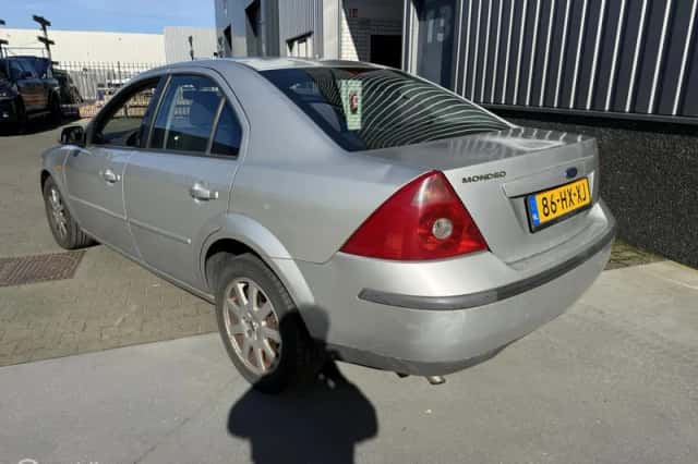 Ford Mondeo (2002) thumbnail 5