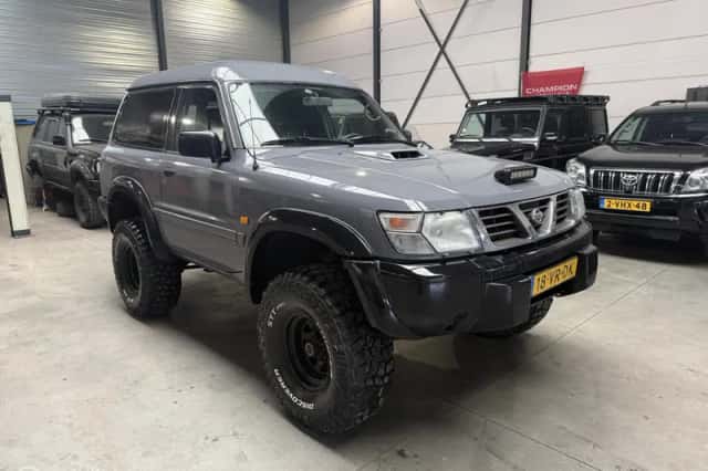 Nissan Patrol (2000) thumbnail 2