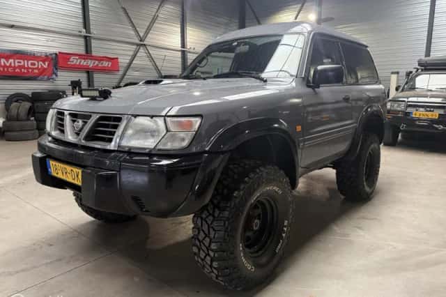 Nissan Patrol (2000) thumbnail 4