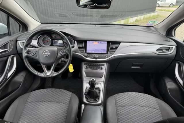 Opel Astra (2016) thumbnail 4