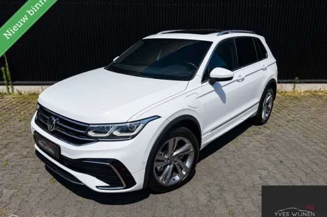 Volkswagen Tiguan (2022) thumbnail 1