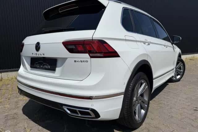 Volkswagen Tiguan (2022) thumbnail 2